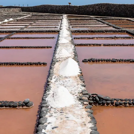 Home2book El Duplex Apt, Coastal Paradise