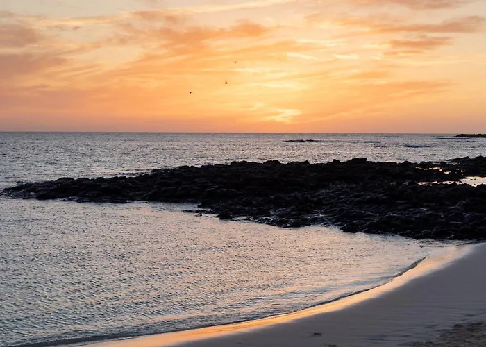 Home2book El Duplex Apt, Coastal Paradise דירה