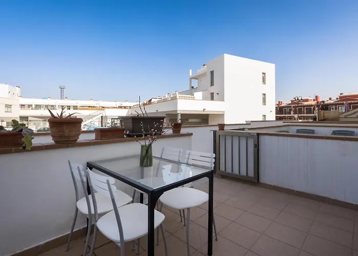 Home2book El Duplex Apt, Coastal Paradise