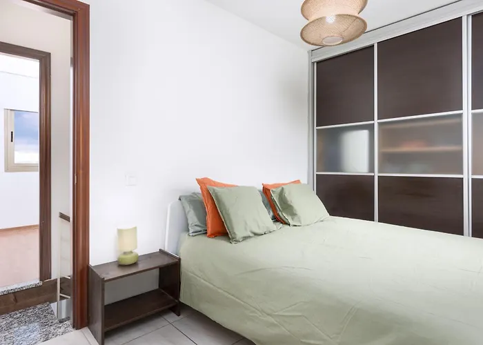 Home2book El Duplex Apt, Coastal Paradise דירה