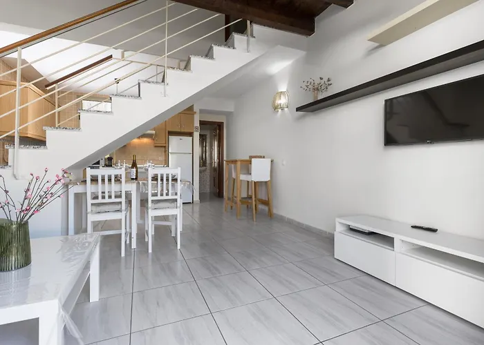 Home2book El Duplex Apt, Coastal Paradise *